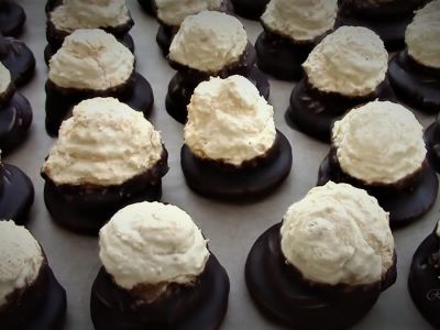 Homemade Coconut Macaroons